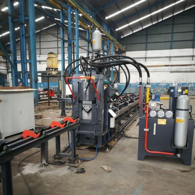Dostosowywalna 3-głowa maszyna do bicia kątowego CNC z siłą cięcia 1800 KN