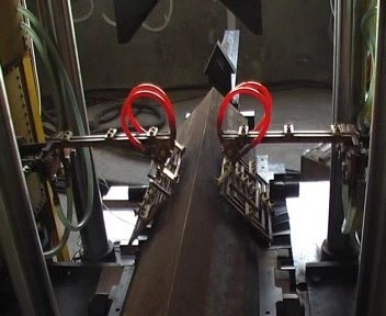 Maszyna do gięcia CNC z ogrzewaniem do kątów i płytek Model HQ200?? 600