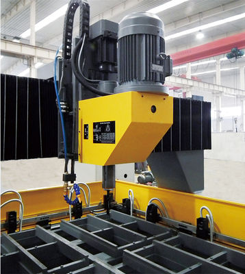 Maszyna do wiercenia płyt CNC serwo silnikowych 1500 × 8000 mm Maksymalny rozmiar kawałka roboczego dla różnych rozmiarów i grubości płyt