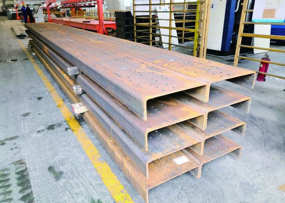 Linia do obróbki belek podłużnych, maszyna 3-osiowa, opcjonalnie manualna lub automatyczna, wykrawarka CNC do blach i posuw serwomotorowy