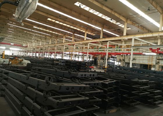 Model FPCP12080 Automatyczna maszyna do wykrawania blach CNC z urządzeniem załadunku i rozładunku oraz wysoką wydajnością pracy, 3-osiowa maszyna do wykrawania CNC do blach belek samochodowych