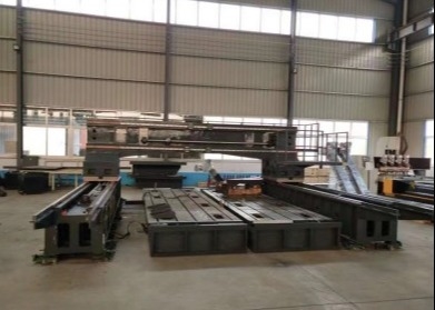 3000*3000 Rozmiar obrabionego kawałka BT50 Maszyna do wiercenia płytek CNC 30 KW Moc silnika serwospindla