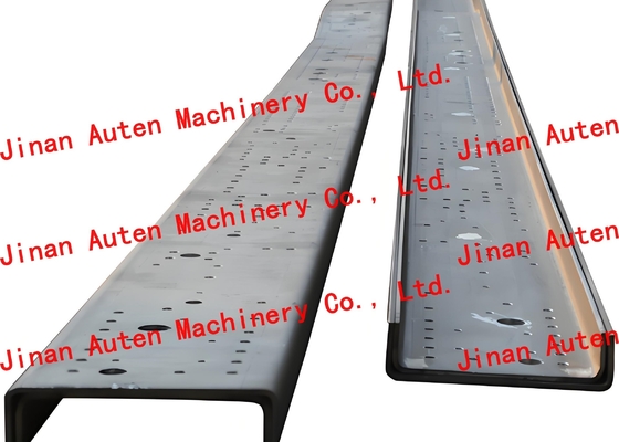 120 ton siły nominalnej Linia produkcyjna do przebijania płytek CNC 25 modułów dla ciężarówek