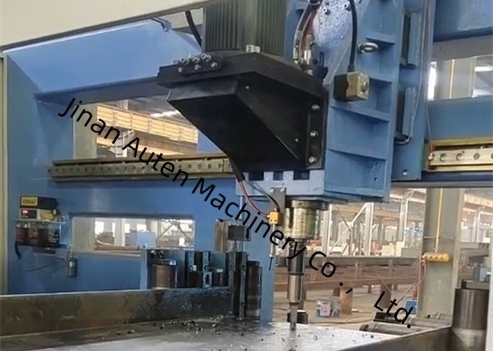 3-stacyjne magazyny narzędziowe 3D CNC do wiercenia, gwintowania i cięcia belek H Φ10 Hydrauliczny moduł znakowania Rozmiar znaków