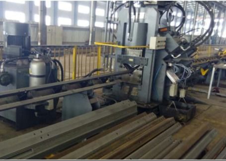 Φ26×12 Max. Perforacja CNC Metal kąt Perforacja Markowanie i strzyżenie Linia 3 Oś CNC