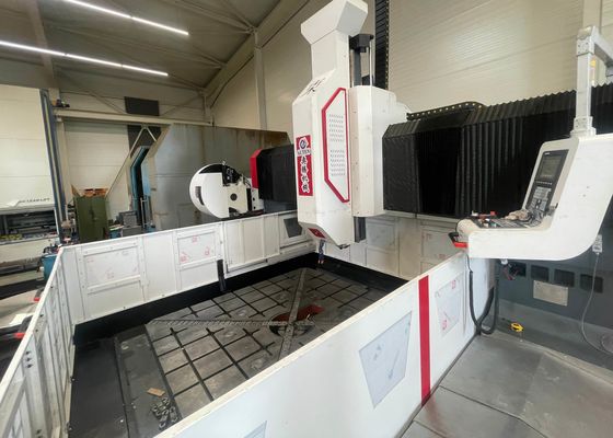 2000x2000mm Rozmiar obróbki Maszyna wiertnicza CNC dużych prędkości do wiercenia płyt i tablic rur