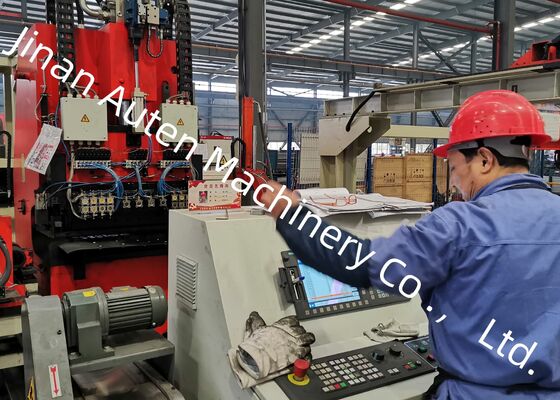 Grubość blachy 4-9 mm Zautomatyzowana linia do wykrawania blachy Cnc dla pojazdów ciężkich