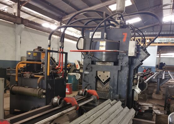 32x7x3m Cnc kątowa Perforacja cięcia maszyny Linia 1000/1200KN Siła znakowania