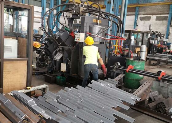 32x7x3m Cnc kątowa Perforacja cięcia maszyny Linia 1000/1200KN Siła znakowania