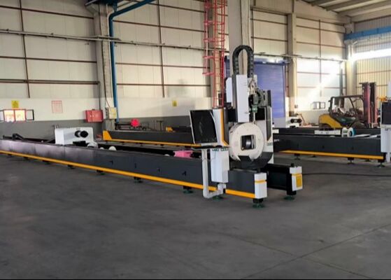 Model LC2412 Maszyna do cięcia rur laserowych CNC Użyj mocy laserowej MAX6000
