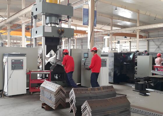 3-osiowa giętarka grzewcza Cnc do płyty kątowej ze sterowaniem hydraulicznym