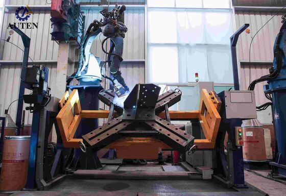 Robot spawalniczy z podwójnymi pozycjonatorami i pięcioma osiami, umożliwiającymi spawanie wieży przesyłowej