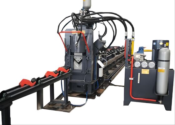 2200/4300KN Siła cięcia Cnc kątowa linia do cięcia blachy metalowej ze stali cioskowej Model JNC2020