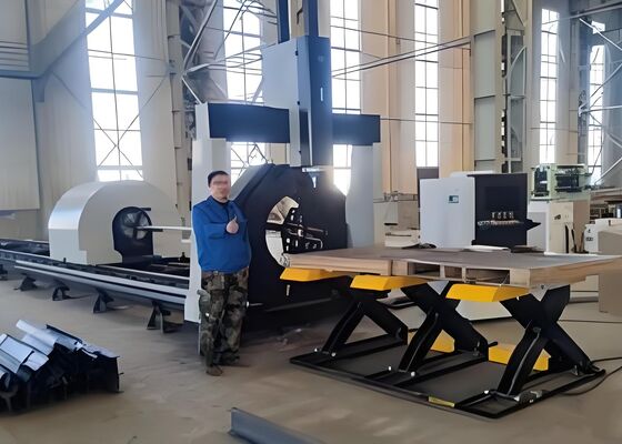 Model LC2412 Maszyna do obróbki rur laserowych CNC do rur węglowych/stalowych